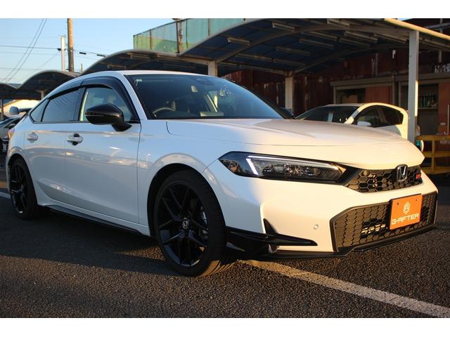 シビック ＲＳ　禁煙車　６ＭＴ　純正９インチナビ　フルセグＴＶ　バックカメラ　ＬＥＤヘッドライト　温熱黒半革　ＥＴＣ２．０　レーダークルーズコントロール　レーンキープアシスト　クリアランスソナー　ブラインドスポット（14枚目）