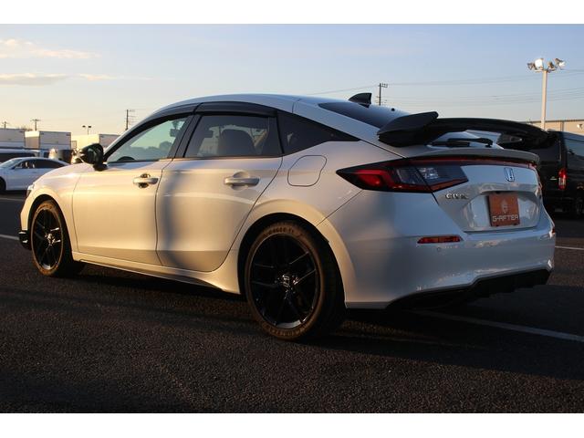 シビック ＲＳ　禁煙車　６ＭＴ　純正９インチナビ　フルセグＴＶ　バックカメラ　ＬＥＤヘッドライト　温熱黒半革　ＥＴＣ２．０　レーダークルーズコントロール　レーンキープアシスト　クリアランスソナー　ブラインドスポット（18枚目）