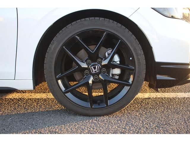 シビック ＲＳ　禁煙車　６ＭＴ　純正９インチナビ　フルセグＴＶ　バックカメラ　ＬＥＤヘッドライト　温熱黒半革　ＥＴＣ２．０　レーダークルーズコントロール　レーンキープアシスト　クリアランスソナー　ブラインドスポット（22枚目）