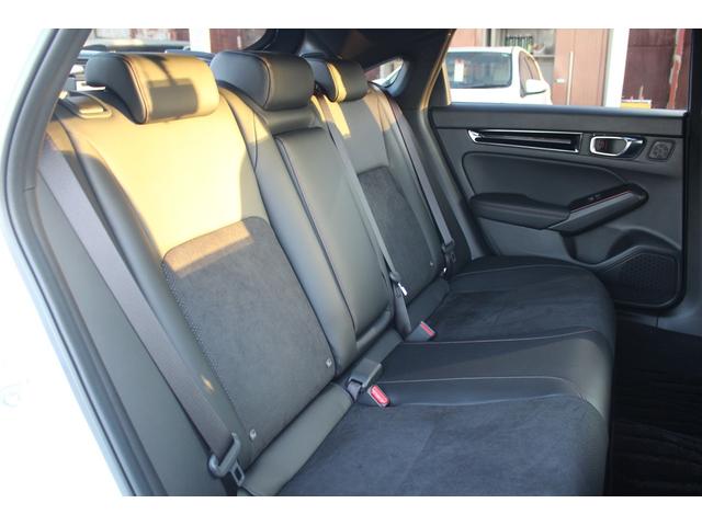 シビック ＲＳ　禁煙車　６ＭＴ　純正９インチナビ　フルセグＴＶ　バックカメラ　ＬＥＤヘッドライト　温熱黒半革　ＥＴＣ２．０　レーダークルーズコントロール　レーンキープアシスト　クリアランスソナー　ブラインドスポット（43枚目）