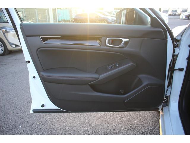 シビック ＲＳ　禁煙車　６ＭＴ　純正９インチナビ　フルセグＴＶ　バックカメラ　ＬＥＤヘッドライト　温熱黒半革　ＥＴＣ２．０　レーダークルーズコントロール　レーンキープアシスト　クリアランスソナー　ブラインドスポット（46枚目）