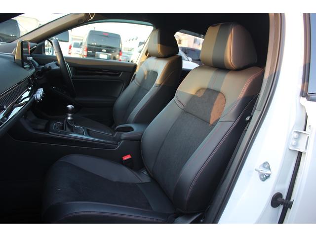 シビック ＲＳ　禁煙車　６ＭＴ　純正９インチナビ　フルセグＴＶ　バックカメラ　ＬＥＤヘッドライト　温熱黒半革　ＥＴＣ２．０　レーダークルーズコントロール　レーンキープアシスト　クリアランスソナー　ブラインドスポット（48枚目）