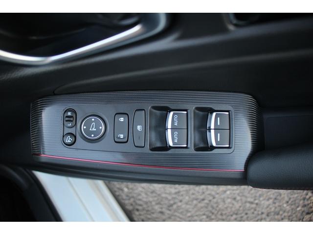 シビック ＲＳ　禁煙車　６ＭＴ　純正９インチナビ　フルセグＴＶ　バックカメラ　ＬＥＤヘッドライト　温熱黒半革　ＥＴＣ２．０　レーダークルーズコントロール　レーンキープアシスト　クリアランスソナー　ブラインドスポット（67枚目）