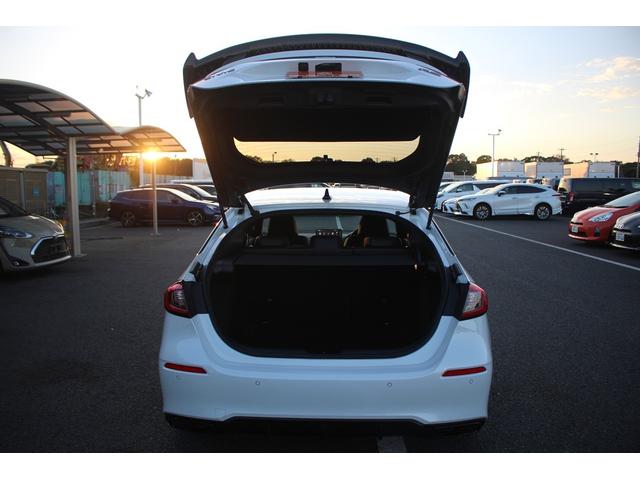 シビック ＲＳ　禁煙車　６ＭＴ　純正９インチナビ　フルセグＴＶ　バックカメラ　ＬＥＤヘッドライト　温熱黒半革　ＥＴＣ２．０　レーダークルーズコントロール　レーンキープアシスト　クリアランスソナー　ブラインドスポット（71枚目）