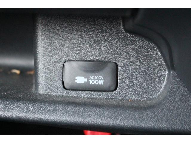ハイエースバン 後期型 禁煙車 ストラーダナビ フルセグTV バックカメラ ハーフブラックレザーシート プリクラッシュセーフティー ETC スマートキープッシュスタート レーンキープアシスト 100V充電(5枚目)