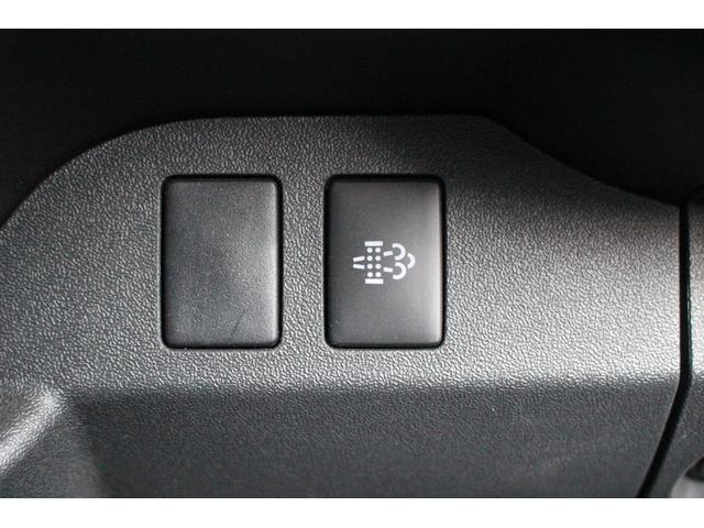 ハイエースバン 後期型 禁煙車 ストラーダナビ フルセグTV バックカメラ ハーフブラックレザーシート プリクラッシュセーフティー ETC スマートキープッシュスタート レーンキープアシスト 100V充電(8枚目)