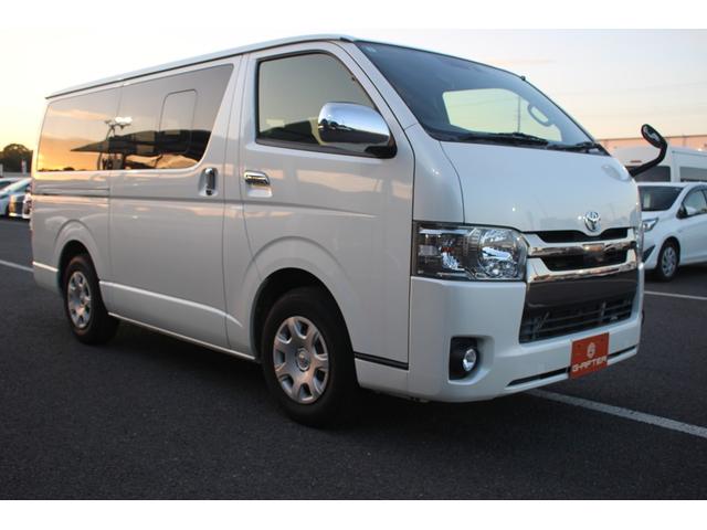 ハイエースバン 後期型 禁煙車 ストラーダナビ フルセグTV バックカメラ ハーフブラックレザーシート プリクラッシュセーフティー ETC スマートキープッシュスタート レーンキープアシスト 100V充電(9枚目)