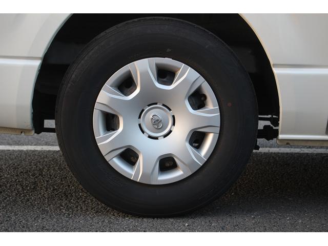 ハイエースバン 後期型 禁煙車 ストラーダナビ フルセグTV バックカメラ ハーフブラックレザーシート プリクラッシュセーフティー ETC スマートキープッシュスタート レーンキープアシスト 100V充電(18枚目)