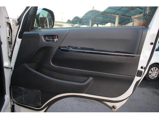 ハイエースバン 後期型 禁煙車 ストラーダナビ フルセグTV バックカメラ ハーフブラックレザーシート プリクラッシュセーフティー ETC スマートキープッシュスタート レーンキープアシスト 100V充電(38枚目)