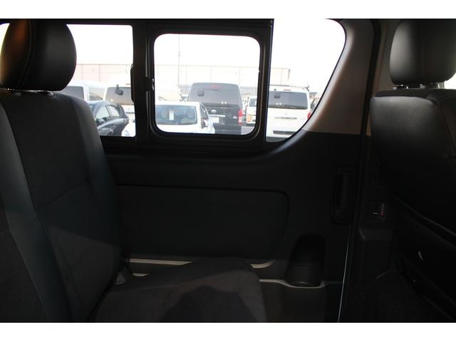 ハイエースバン 後期型 禁煙車 ストラーダナビ フルセグTV バックカメラ ハーフブラックレザーシート プリクラッシュセーフティー ETC スマートキープッシュスタート レーンキープアシスト 100V充電(40枚目)