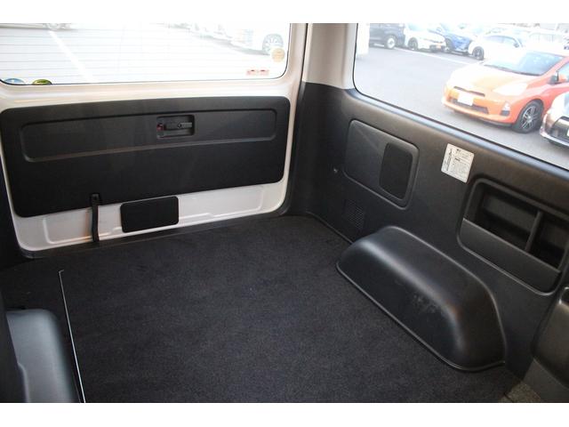 ハイエースバン 後期型 禁煙車 ストラーダナビ フルセグTV バックカメラ ハーフブラックレザーシート プリクラッシュセーフティー ETC スマートキープッシュスタート レーンキープアシスト 100V充電(48枚目)