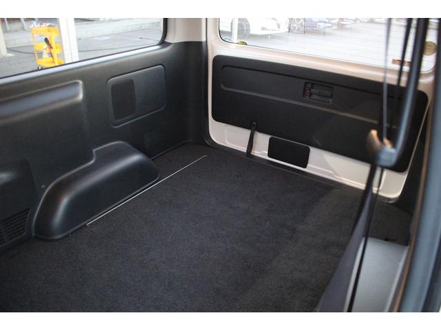 ハイエースバン 後期型 禁煙車 ストラーダナビ フルセグTV バックカメラ ハーフブラックレザーシート プリクラッシュセーフティー ETC スマートキープッシュスタート レーンキープアシスト 100V充電(51枚目)