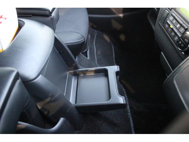 ハイエースバン 後期型 禁煙車 ストラーダナビ フルセグTV バックカメラ ハーフブラックレザーシート プリクラッシュセーフティー ETC スマートキープッシュスタート レーンキープアシスト 100V充電(68枚目)