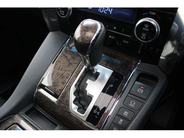 アルファードハイブリッド エグゼクティブラウンジＳ　後期型　純正１０．５型ナビ　フルセグＴＶ　ＪＢＬサウンドシステム　サンルーフ　後席モニター　レーダークルーズコントロール　ＥＴＣ２．０　全周囲カメラ　純正１７インチアルミホイール　黒革シート（5枚目）