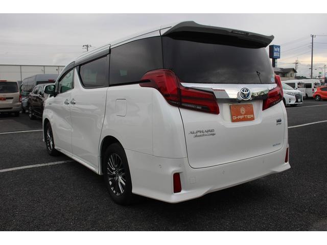 アルファードハイブリッド エグゼクティブラウンジＳ　後期型　純正１０．５型ナビ　フルセグＴＶ　ＪＢＬサウンドシステム　サンルーフ　後席モニター　レーダークルーズコントロール　ＥＴＣ２．０　全周囲カメラ　純正１７インチアルミホイール　黒革シート（17枚目）