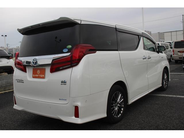 アルファードハイブリッド エグゼクティブラウンジＳ　後期型　純正１０．５型ナビ　フルセグＴＶ　ＪＢＬサウンドシステム　サンルーフ　後席モニター　レーダークルーズコントロール　ＥＴＣ２．０　全周囲カメラ　純正１７インチアルミホイール　黒革シート（19枚目）