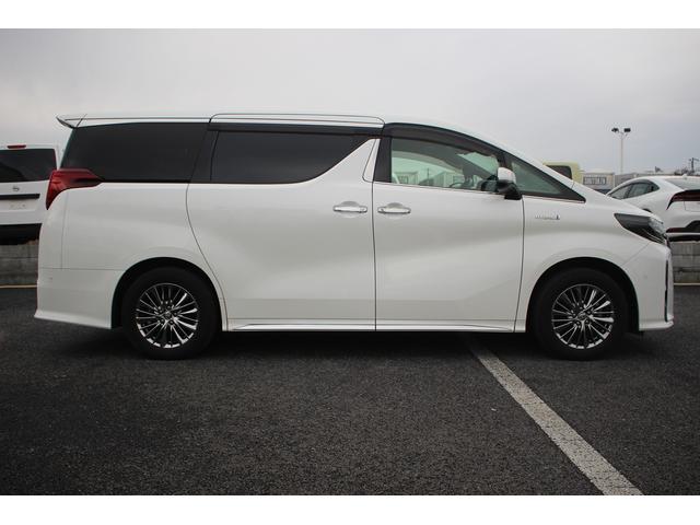 アルファードハイブリッド エグゼクティブラウンジＳ　後期型　純正１０．５型ナビ　フルセグＴＶ　ＪＢＬサウンドシステム　サンルーフ　後席モニター　レーダークルーズコントロール　ＥＴＣ２．０　全周囲カメラ　純正１７インチアルミホイール　黒革シート（20枚目）