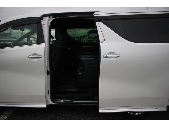アルファードハイブリッド エグゼクティブラウンジＳ　後期型　純正１０．５型ナビ　フルセグＴＶ　ＪＢＬサウンドシステム　サンルーフ　後席モニター　レーダークルーズコントロール　ＥＴＣ２．０　全周囲カメラ　純正１７インチアルミホイール　黒革シート（42枚目）