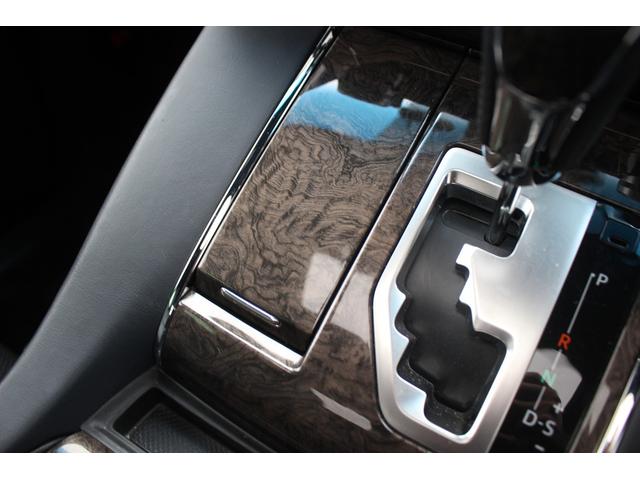 アルファードハイブリッド エグゼクティブラウンジＳ　後期型　純正１０．５型ナビ　フルセグＴＶ　ＪＢＬサウンドシステム　サンルーフ　後席モニター　レーダークルーズコントロール　ＥＴＣ２．０　全周囲カメラ　純正１７インチアルミホイール　黒革シート（56枚目）