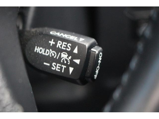 アルファードハイブリッド エグゼクティブラウンジＳ　後期型　純正１０．５型ナビ　フルセグＴＶ　ＪＢＬサウンドシステム　サンルーフ　後席モニター　レーダークルーズコントロール　ＥＴＣ２．０　全周囲カメラ　純正１７インチアルミホイール　黒革シート（60枚目）