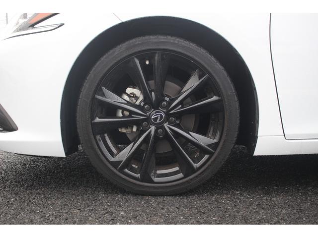 ＥＳ ＥＳ３００ｈ　Ｆスポーツ　後期型　禁煙車　サンルーフ　純正１２型ナビ　フルセグＴＶ　全周囲カメラ　温冷赤革　１オーナー　電動リアゲート　ＥＴＣ２．０　レーダークルーズコントロール　レーンキープアシスト　３眼ＬＥＤヘッドライト（21枚目）