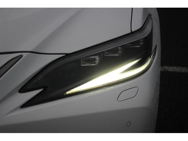 ＥＳ ＥＳ３００ｈ　Ｆスポーツ　後期型　禁煙車　サンルーフ　純正１２型ナビ　フルセグＴＶ　全周囲カメラ　温冷赤革　１オーナー　電動リアゲート　ＥＴＣ２．０　レーダークルーズコントロール　レーンキープアシスト　３眼ＬＥＤヘッドライト（22枚目）