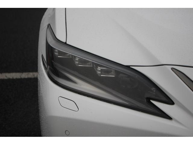 ＥＳ ＥＳ３００ｈ　Ｆスポーツ　後期型　禁煙車　サンルーフ　純正１２型ナビ　フルセグＴＶ　全周囲カメラ　温冷赤革　１オーナー　電動リアゲート　ＥＴＣ２．０　レーダークルーズコントロール　レーンキープアシスト　３眼ＬＥＤヘッドライト（23枚目）