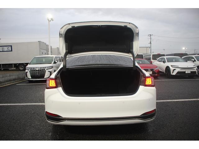 ＥＳ ＥＳ３００ｈ　Ｆスポーツ　後期型　禁煙車　サンルーフ　純正１２型ナビ　フルセグＴＶ　全周囲カメラ　温冷赤革　１オーナー　電動リアゲート　ＥＴＣ２．０　レーダークルーズコントロール　レーンキープアシスト　３眼ＬＥＤヘッドライト（76枚目）