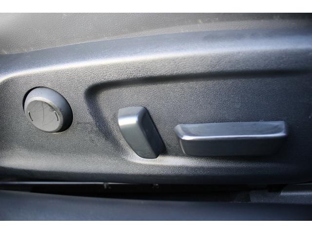 ＲＣ ＲＣ３００ｈ　禁煙車　純正１０．２５インチナビ　フルセグＴＶ　プレミアムサウンドシステム　バックカメラ　黒革シート　レーダークルーズコントロール　ＥＴＣ２．０　シートヒーター　純正１８インチアルミホイール（60枚目）