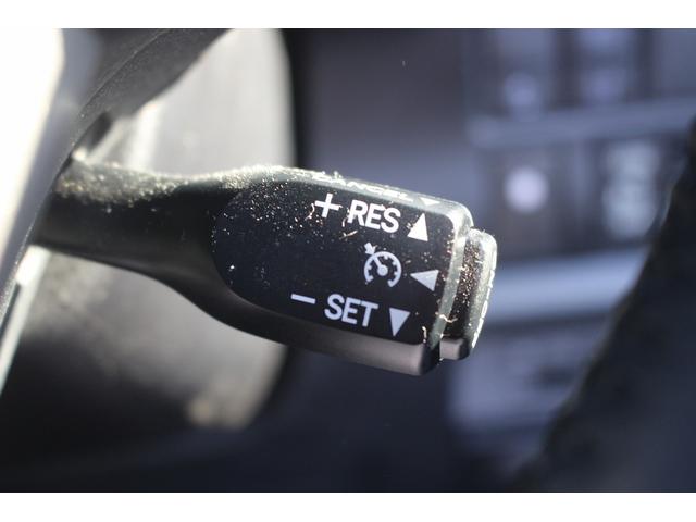 ヴォクシー ハイブリッドＺＳ　煌ＩＩＩ　後期型　禁煙車　純正８インチナビ　フルセグＴＶ　バックカメラ　両側電動スライドドア　ＬＥＤヘッドライト　ＥＴＣ２．０　シートヒーター　クリアランスソナー　純正１６インチアルミホイール　オートクルコン（6枚目）