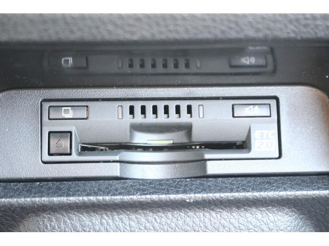 ヴォクシー ハイブリッドＺＳ　煌ＩＩＩ　後期型　禁煙車　純正８インチナビ　フルセグＴＶ　バックカメラ　両側電動スライドドア　ＬＥＤヘッドライト　ＥＴＣ２．０　シートヒーター　クリアランスソナー　純正１６インチアルミホイール　オートクルコン（7枚目）