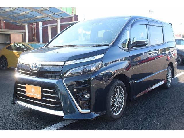 ヴォクシー ハイブリッドＺＳ　煌ＩＩＩ　後期型　禁煙車　純正８インチナビ　フルセグＴＶ　バックカメラ　両側電動スライドドア　ＬＥＤヘッドライト　ＥＴＣ２．０　シートヒーター　クリアランスソナー　純正１６インチアルミホイール　オートクルコン（10枚目）
