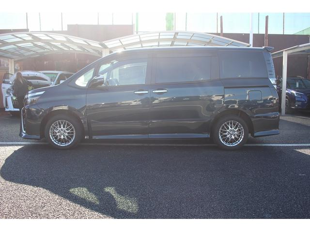 ヴォクシー ハイブリッドＺＳ　煌ＩＩＩ　後期型　禁煙車　純正８インチナビ　フルセグＴＶ　バックカメラ　両側電動スライドドア　ＬＥＤヘッドライト　ＥＴＣ２．０　シートヒーター　クリアランスソナー　純正１６インチアルミホイール　オートクルコン（11枚目）