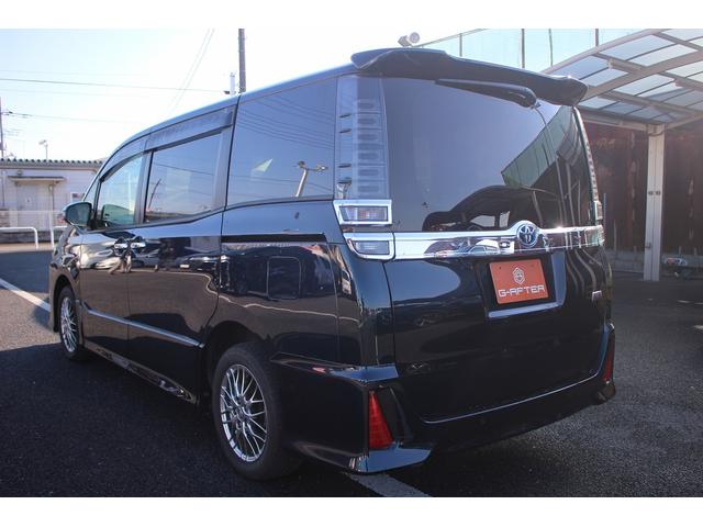 ヴォクシー ハイブリッドＺＳ　煌ＩＩＩ　後期型　禁煙車　純正８インチナビ　フルセグＴＶ　バックカメラ　両側電動スライドドア　ＬＥＤヘッドライト　ＥＴＣ２．０　シートヒーター　クリアランスソナー　純正１６インチアルミホイール　オートクルコン（12枚目）