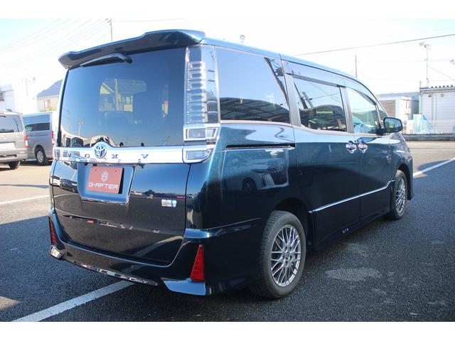 ヴォクシー ハイブリッドＺＳ　煌ＩＩＩ　後期型　禁煙車　純正８インチナビ　フルセグＴＶ　バックカメラ　両側電動スライドドア　ＬＥＤヘッドライト　ＥＴＣ２．０　シートヒーター　クリアランスソナー　純正１６インチアルミホイール　オートクルコン（14枚目）