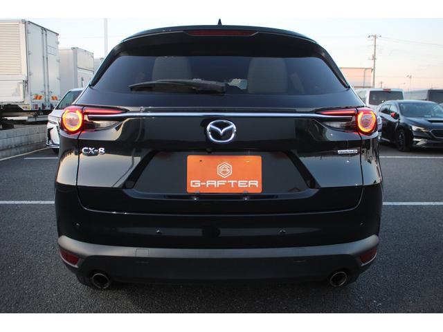 ＣＸ－８ ＸＤ　エクスクルーシブモード　禁煙車　純正１０．２５インチナビ　フルセグＴＶ　白革シート　ＡＬＰＩＮＥ後席モニター　全周囲カメラ　レーダークルーズコントロール　ＥＴＣ　シートヒーター　シートエアコン　ＬＥＤヘッドライト（12枚目）
