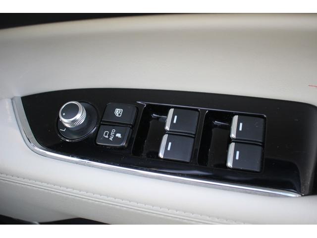 ＣＸ－８ ＸＤ　エクスクルーシブモード　禁煙車　純正１０．２５インチナビ　フルセグＴＶ　白革シート　ＡＬＰＩＮＥ後席モニター　全周囲カメラ　レーダークルーズコントロール　ＥＴＣ　シートヒーター　シートエアコン　ＬＥＤヘッドライト（70枚目）