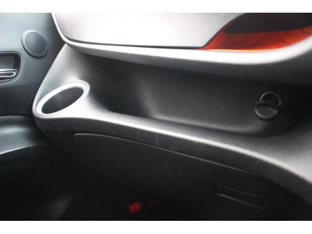 シエンタ Ｇ　クエロ　禁煙車　モデリスタエアロ　９インチナビ　フルセグＴＶ　全周囲カメラ　ＬＥＤヘッドライト　クリアランスソナー　ＥＴＣ　スマートキー　ウォークスルー　衝突被害軽減システム　両側電動スライドドア（67枚目）