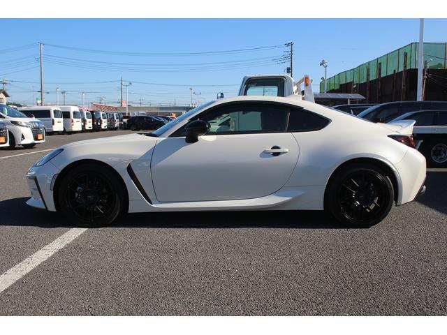 ＧＲ８６ ＳＺ　禁煙車　６ＭＴ　純正９インチナビ　フルセグＴＶ　バックカメラ　ＥＮＫＥＩ１８インチアルミホイール　ＬＥＤヘッドライト　ＥＴＣ　クルーズコントロール　Ｂｌｕｅｔｏｏｔｈ接続　スマートキー（10枚目）