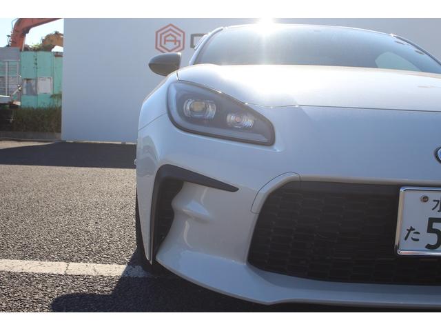 ＧＲ８６ ＳＺ　禁煙車　６ＭＴ　純正９インチナビ　フルセグＴＶ　バックカメラ　ＥＮＫＥＩ１８インチアルミホイール　ＬＥＤヘッドライト　ＥＴＣ　クルーズコントロール　Ｂｌｕｅｔｏｏｔｈ接続　スマートキー（21枚目）