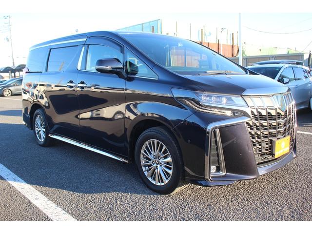 アルファードハイブリッド Ｓ　タイプゴールドＩＩ　後期型　禁煙車　後席モニター　純正１０．５インチナビ　ＪＢＬサウンドシステム　三眼ＬＥＤヘッドライト　全周囲カメラ　ＥＴＣ２．０　両側電動スライドドア　レーダークルーズコントロール（8枚目）