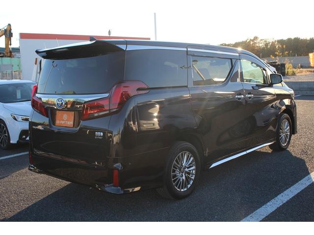 アルファードハイブリッド Ｓ　タイプゴールドＩＩ　後期型　禁煙車　後席モニター　純正１０．５インチナビ　ＪＢＬサウンドシステム　三眼ＬＥＤヘッドライト　全周囲カメラ　ＥＴＣ２．０　両側電動スライドドア　レーダークルーズコントロール（10枚目）