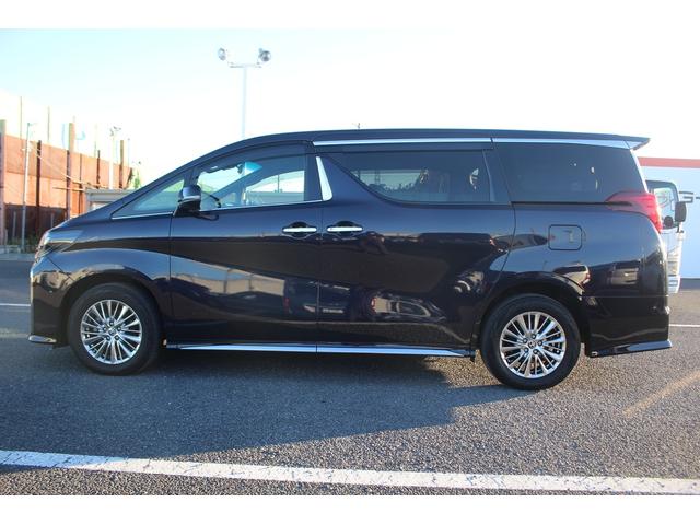 アルファードハイブリッド Ｓ　タイプゴールドＩＩ　後期型　禁煙車　後席モニター　純正１０．５インチナビ　ＪＢＬサウンドシステム　三眼ＬＥＤヘッドライト　全周囲カメラ　ＥＴＣ２．０　両側電動スライドドア　レーダークルーズコントロール（13枚目）