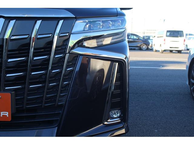 アルファードハイブリッド Ｓ　タイプゴールドＩＩ　後期型　禁煙車　後席モニター　純正１０．５インチナビ　ＪＢＬサウンドシステム　三眼ＬＥＤヘッドライト　全周囲カメラ　ＥＴＣ２．０　両側電動スライドドア　レーダークルーズコントロール（23枚目）