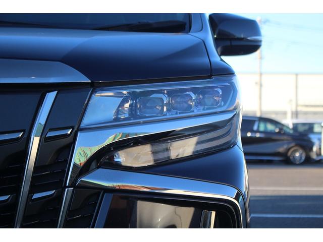 アルファードハイブリッド Ｓ　タイプゴールドＩＩ　後期型　禁煙車　後席モニター　純正１０．５インチナビ　ＪＢＬサウンドシステム　三眼ＬＥＤヘッドライト　全周囲カメラ　ＥＴＣ２．０　両側電動スライドドア　レーダークルーズコントロール（24枚目）