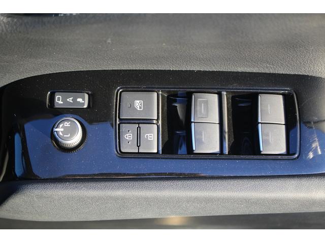 アルファードハイブリッド Ｓ　タイプゴールドＩＩ　後期型　禁煙車　後席モニター　純正１０．５インチナビ　ＪＢＬサウンドシステム　三眼ＬＥＤヘッドライト　全周囲カメラ　ＥＴＣ２．０　両側電動スライドドア　レーダークルーズコントロール（71枚目）