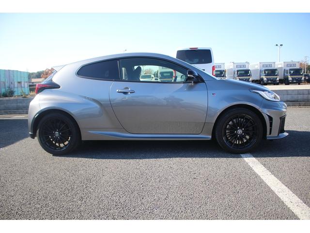 GRヤリス RZ 後期型 禁煙車 R7登録 6速インテリジェントマニュアル 純正8インチディスプレイオーディオ 寒冷地仕様 アダプティブクルーズコントロール LEDヘッドライト バックカメラ ブラインドスポットモニター(15枚目)