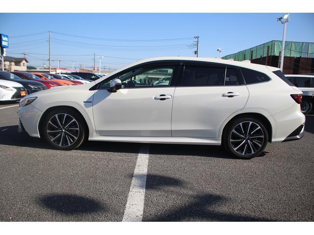 レヴォーグ STIスポーツ EX 禁煙車 11.6インチセンターインフォメーションディスプレイ フルセグTV バックカメラ 4WD アイサイト 電動リアゲート ETC シートヒーター 純正18インチアルミホイール 黒赤革シート(12枚目)