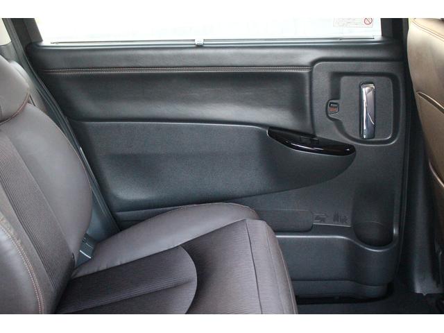 エルグランド ２５０ハイウェイスターＳ　アーバンクロム　後期型　純正１０インチナビ　フリップダウンモニター　アダプティブクルーズコントール　衝突軽減ブレーキ　ＥＴＣ２．０　両側電動スライドドア　シートヒーター　純正１８インチアルミホイール（39枚目）