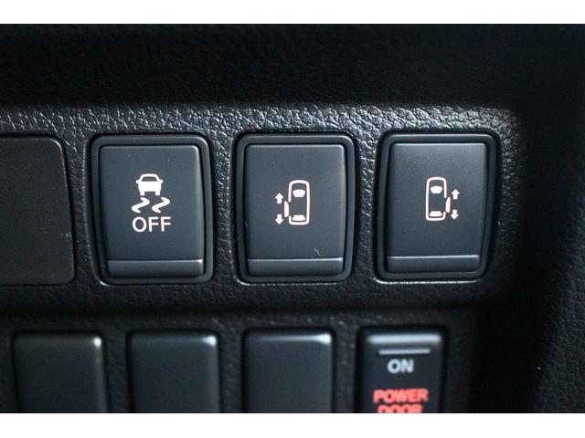 エルグランド ２５０ハイウェイスターＳ　アーバンクロム　後期型　純正１０インチナビ　フリップダウンモニター　アダプティブクルーズコントール　衝突軽減ブレーキ　ＥＴＣ２．０　両側電動スライドドア　シートヒーター　純正１８インチアルミホイール（57枚目）